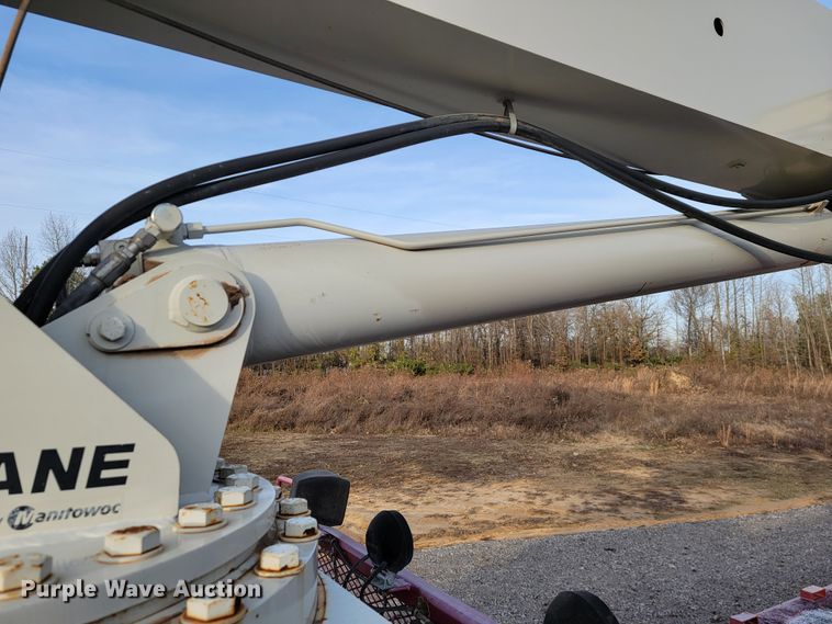 image for item JE9112 2014 Peterbilt 365  crane truck