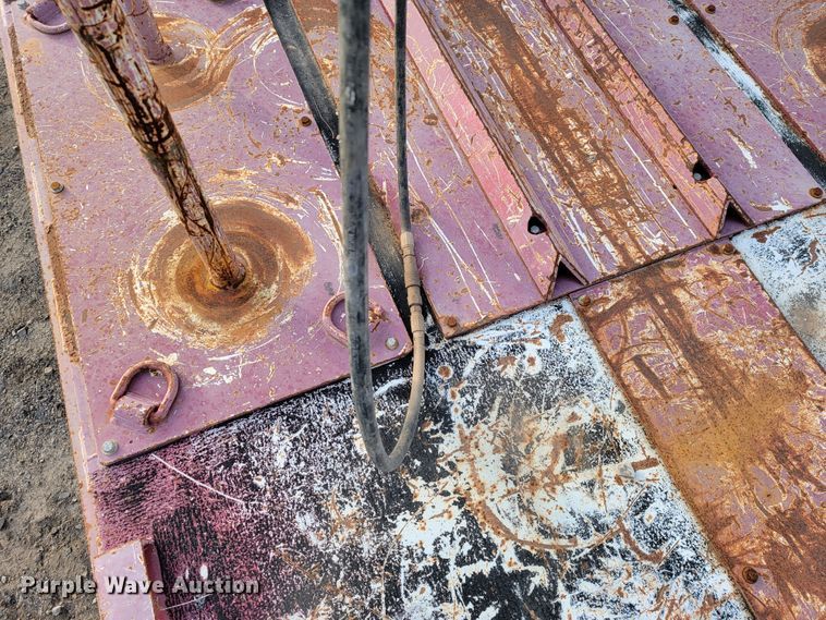 image for item JE9112 2014 Peterbilt 365  crane truck