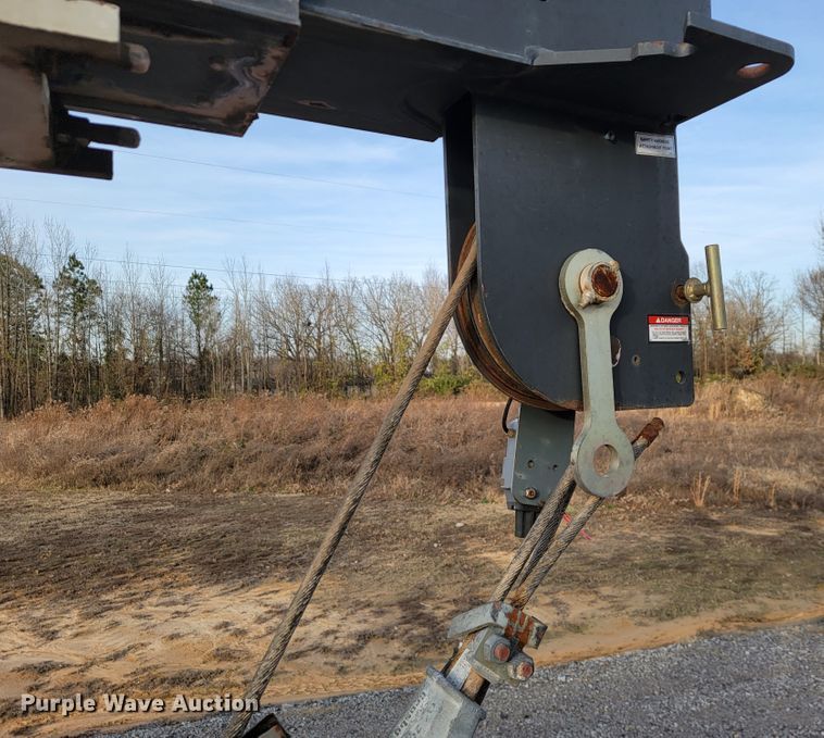 image for item JE9112 2014 Peterbilt 365  crane truck