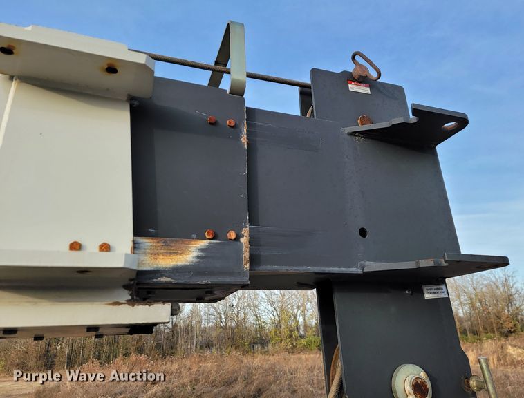 image for item JE9112 2014 Peterbilt 365  crane truck