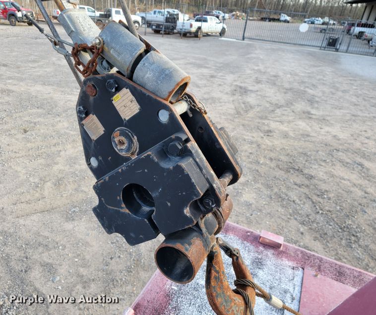 image for item JE9112 2014 Peterbilt 365  crane truck