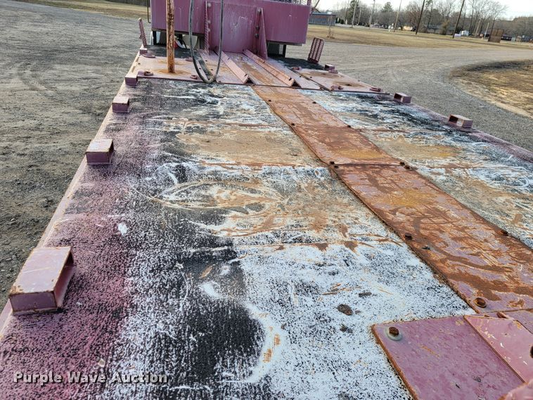 image for item JE9112 2014 Peterbilt 365  crane truck