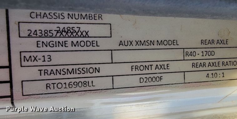 image for item JE9112 2014 Peterbilt 365  crane truck