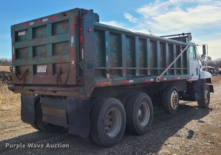 image for item JG9263 1999 Mack CH613  dump truck