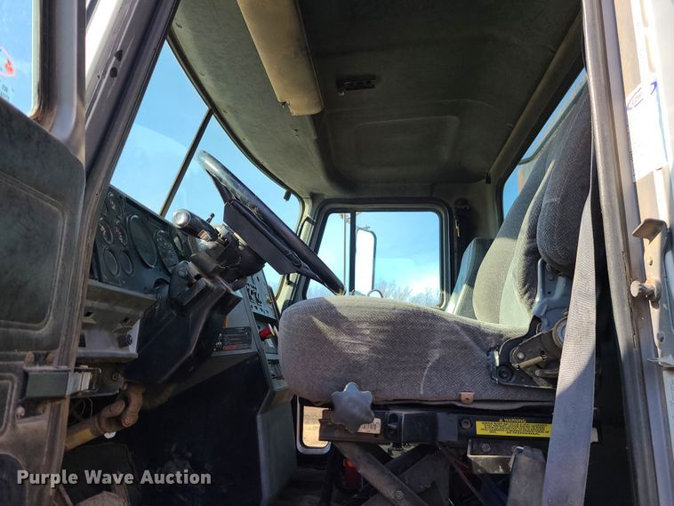 image for item JG9263 1999 Mack CH613  dump truck