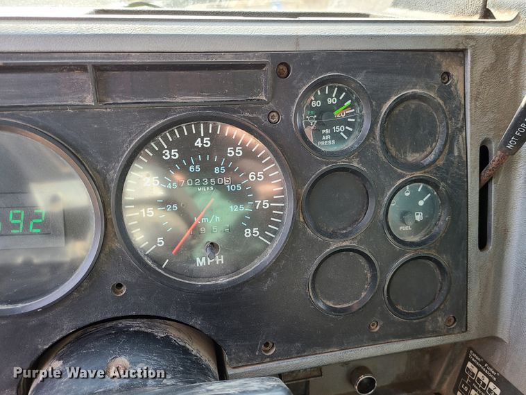 image for item JG9263 1999 Mack CH613  dump truck