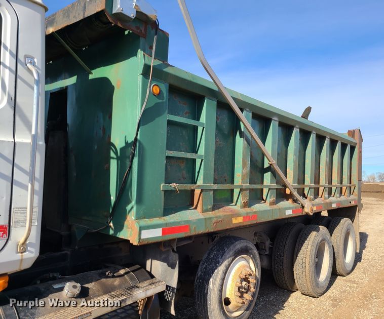 image for item JG9263 1999 Mack CH613  dump truck