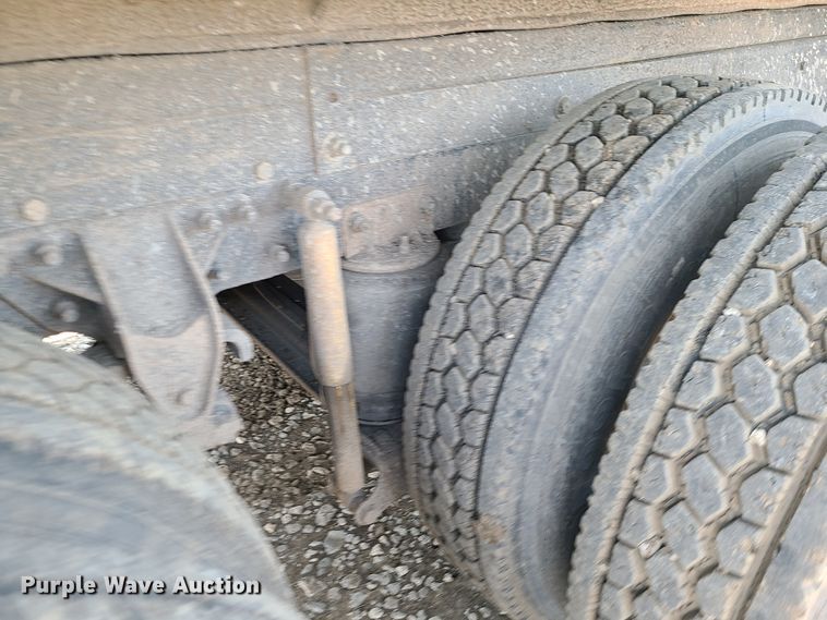 image for item JG9263 1999 Mack CH613  dump truck