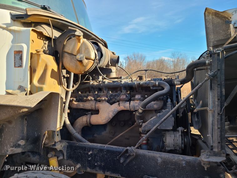 image for item JG9263 1999 Mack CH613  dump truck