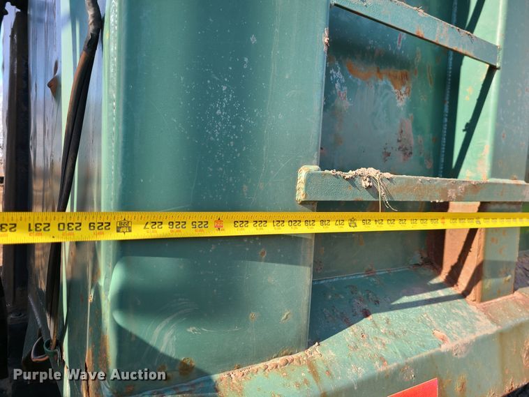 image for item JG9263 1999 Mack CH613  dump truck