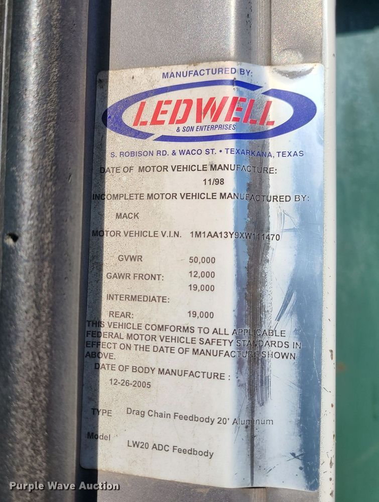 image for item JG9263 1999 Mack CH613  dump truck