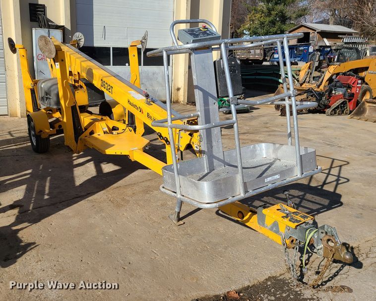 image for item JG9272 2014 Haulotte 3632T  boom lift