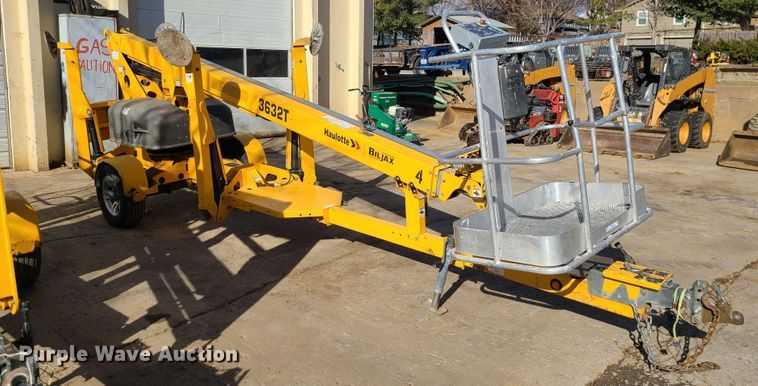 image for item JG9272 2014 Haulotte 3632T  boom lift