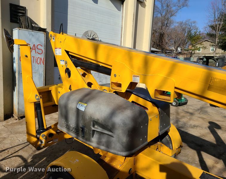 image for item JG9272 2014 Haulotte 3632T  boom lift