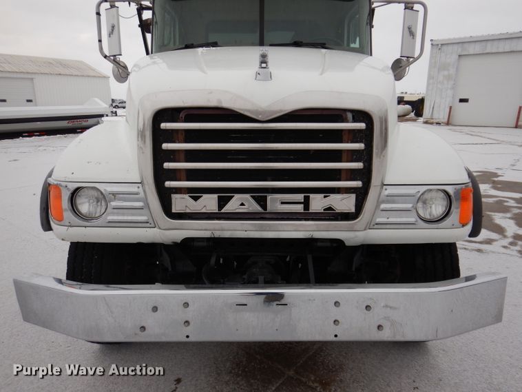 image for item JH9919 2004 Mack Granite CV700  roll-off container truck