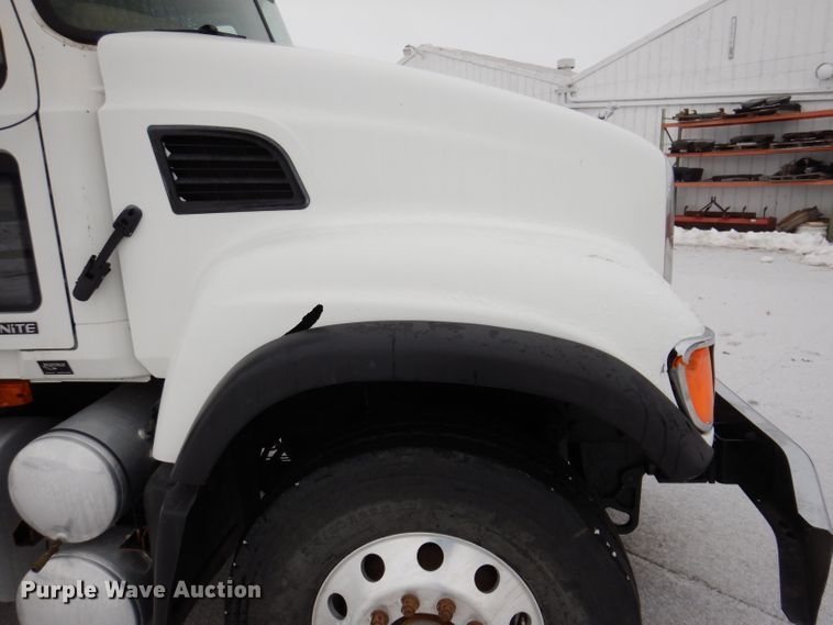 image for item JH9919 2004 Mack Granite CV700  roll-off container truck