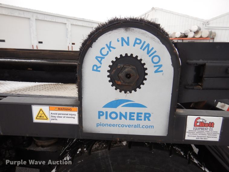 image for item JH9919 2004 Mack Granite CV700  roll-off container truck