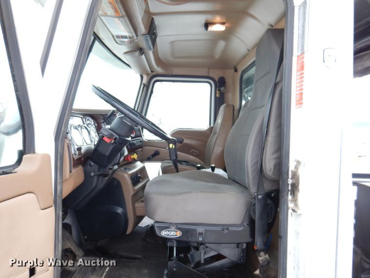 image for item JH9919 2004 Mack Granite CV700  roll-off container truck