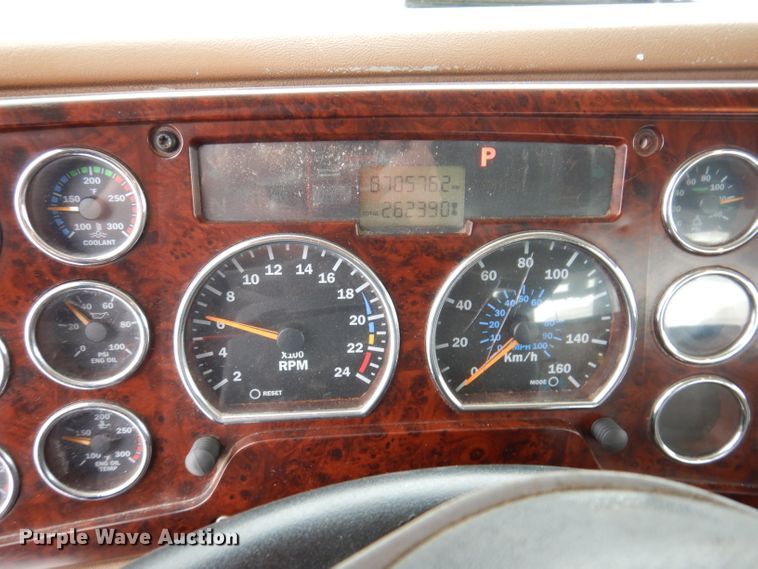 image for item JH9919 2004 Mack Granite CV700  roll-off container truck