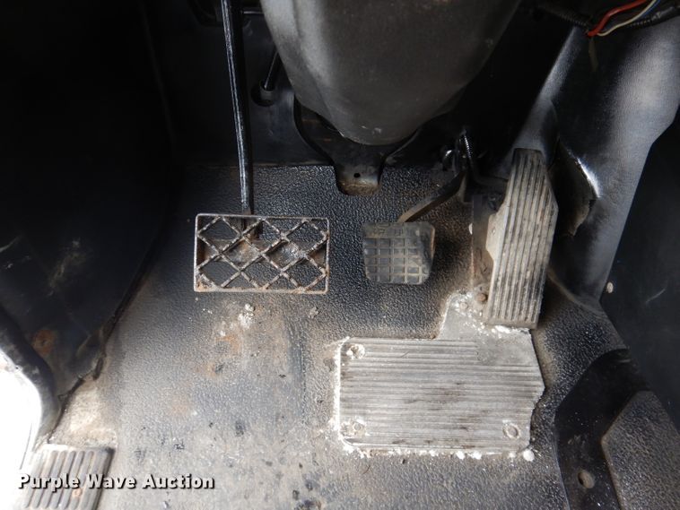 image for item JH9919 2004 Mack Granite CV700  roll-off container truck