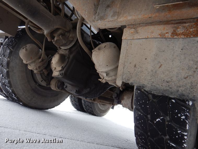 image for item JH9919 2004 Mack Granite CV700  roll-off container truck