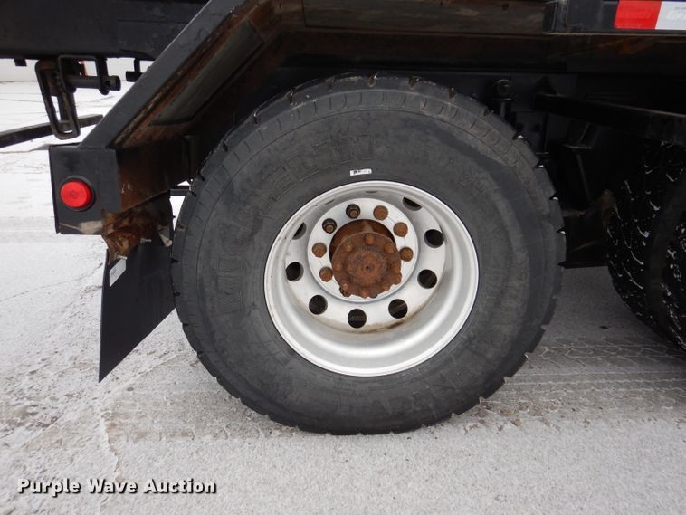 image for item JH9919 2004 Mack Granite CV700  roll-off container truck