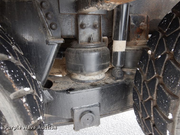 image for item JH9919 2004 Mack Granite CV700  roll-off container truck