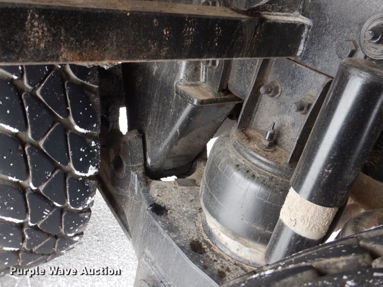 image for item JH9919 2004 Mack Granite CV700  roll-off container truck