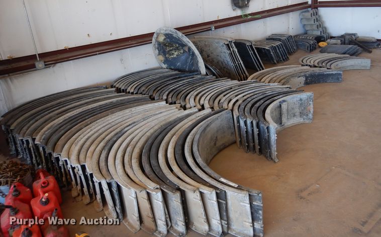 image for item JJ9683 Manhole cover concrete forms