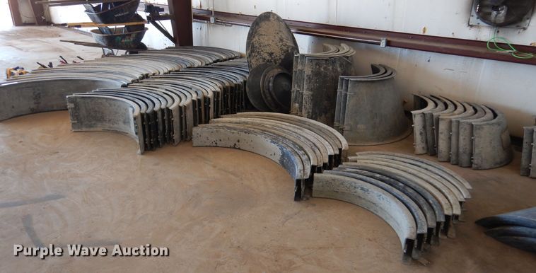 image for item JJ9683 Manhole cover concrete forms