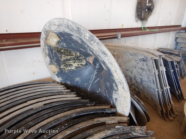 image for item JJ9683 Manhole cover concrete forms