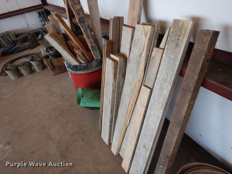 image for item JJ9683 Manhole cover concrete forms