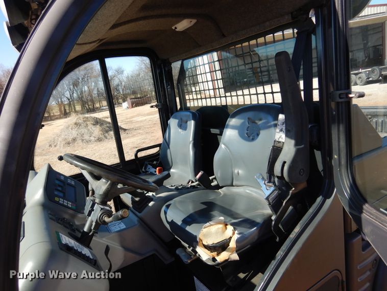 image for item JJ9684 2004 Bobcat 5600  utility vehicle