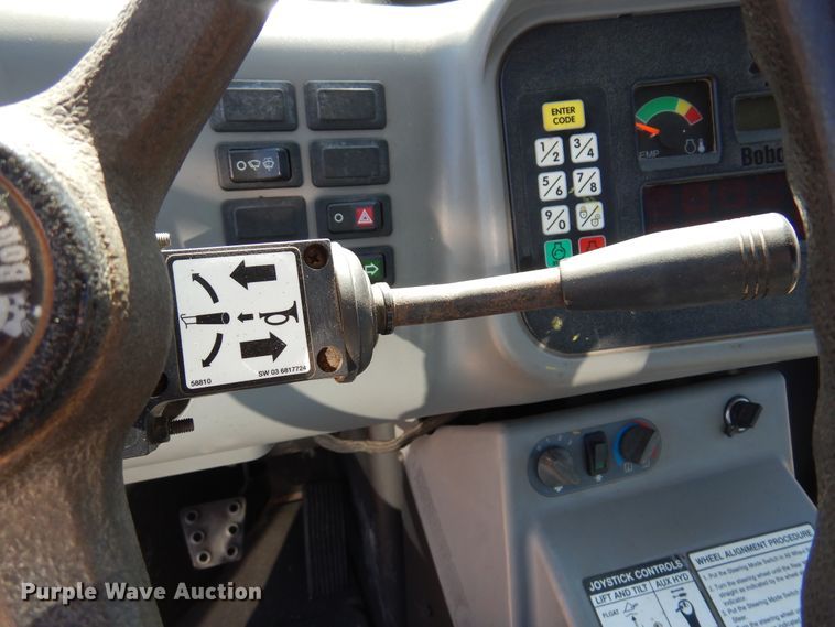 image for item JJ9684 2004 Bobcat 5600  utility vehicle