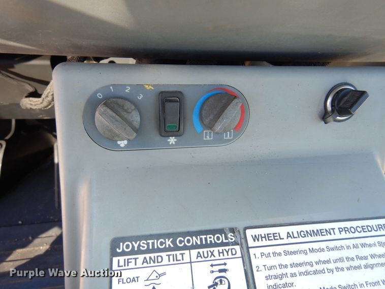 image for item JJ9684 2004 Bobcat 5600  utility vehicle