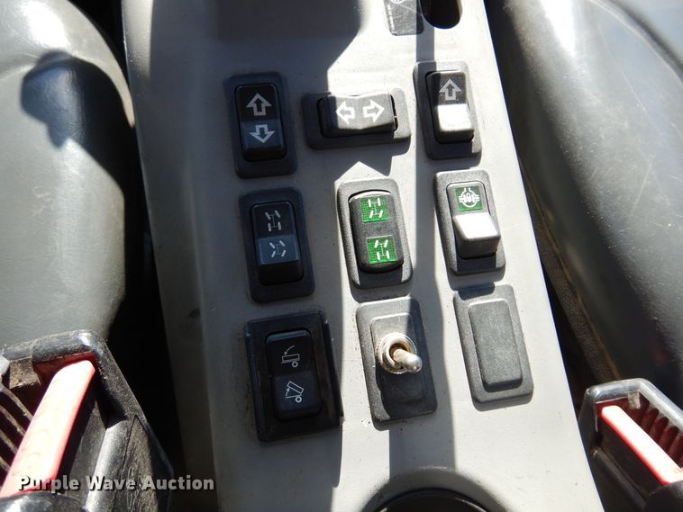 image for item JJ9684 2004 Bobcat 5600  utility vehicle