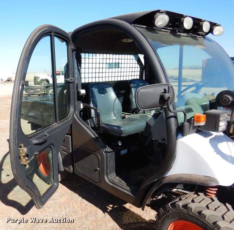 image for item JJ9684 2004 Bobcat 5600  utility vehicle