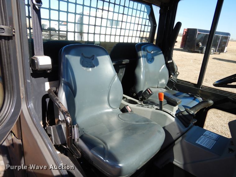 image for item JJ9684 2004 Bobcat 5600  utility vehicle