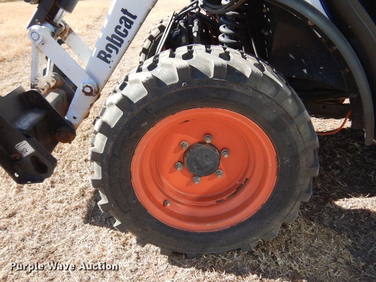 image for item JJ9684 2004 Bobcat 5600  utility vehicle