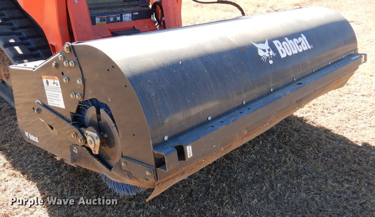 image for item JJ9688 2016 Bobcat 84" W skid steer broom