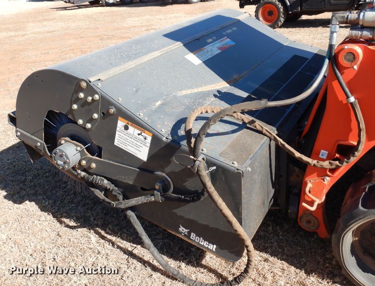 image for item JJ9688 2016 Bobcat 84" W skid steer broom