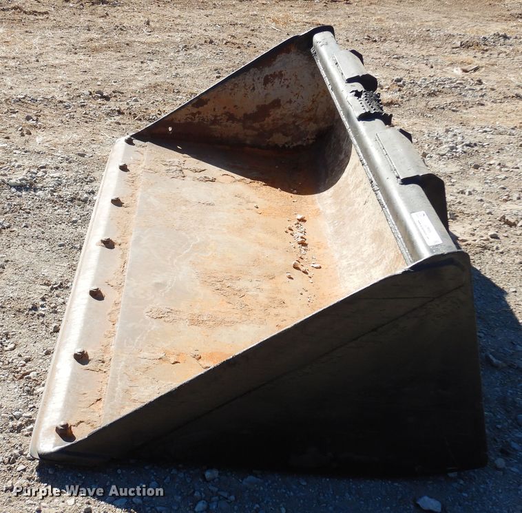 image for item JJ9689 75" W skid steer bucket