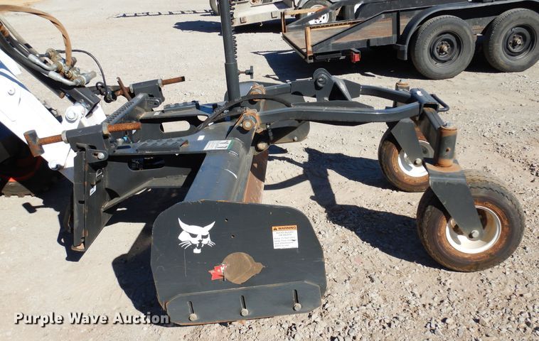 image for item JJ9690 2019 Bobcat 84" W skid steer grader