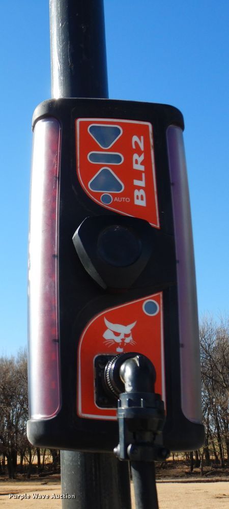 image for item JJ9690 2019 Bobcat 84" W skid steer grader