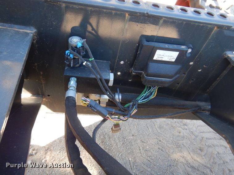 image for item JJ9690 2019 Bobcat 84" W skid steer grader