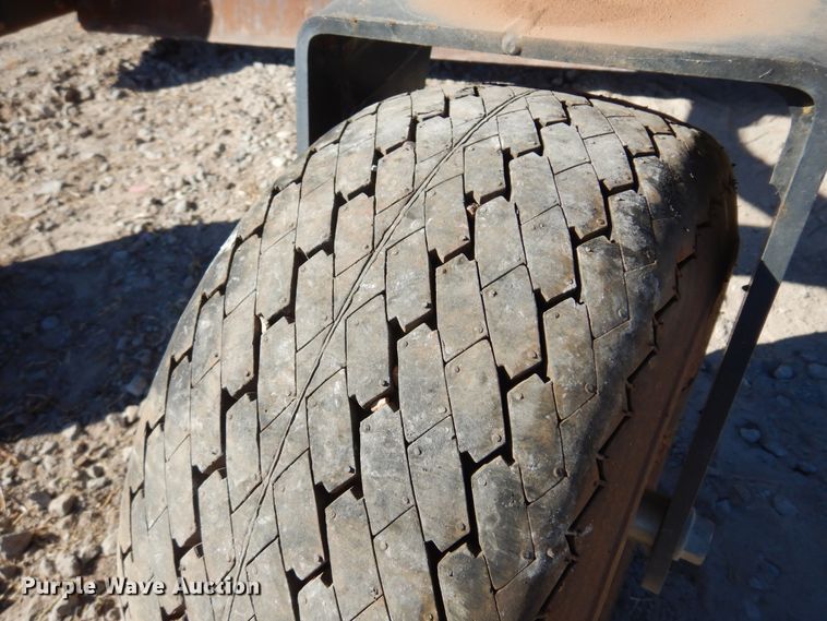 image for item JJ9690 2019 Bobcat 84" W skid steer grader