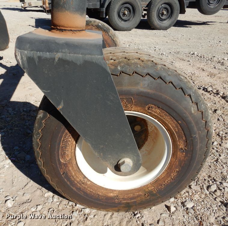 image for item JJ9690 2019 Bobcat 84" W skid steer grader