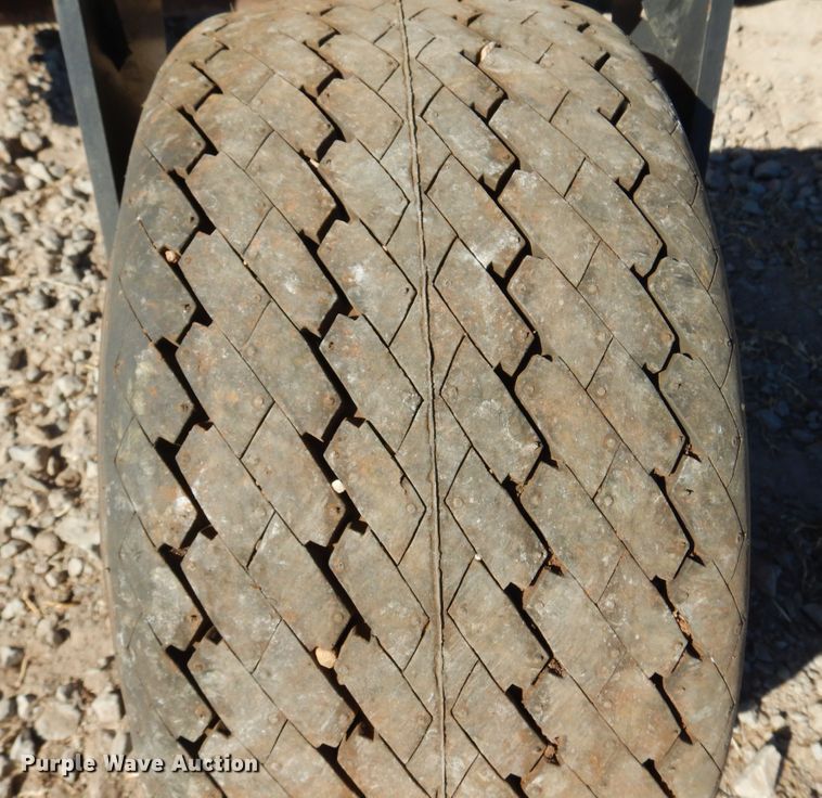 image for item JJ9690 2019 Bobcat 84" W skid steer grader