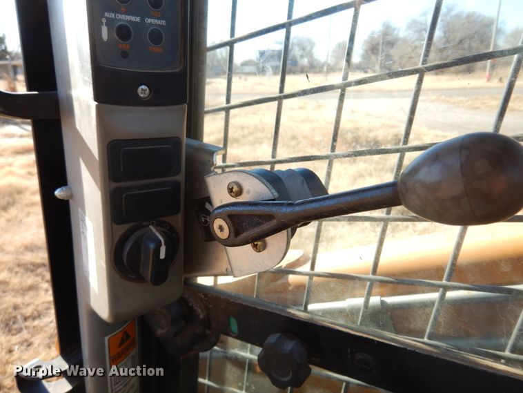 image for item JJ9691 2013 Case SV250  skid steer loader