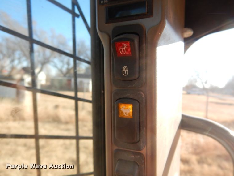 image for item JJ9691 2013 Case SV250  skid steer loader